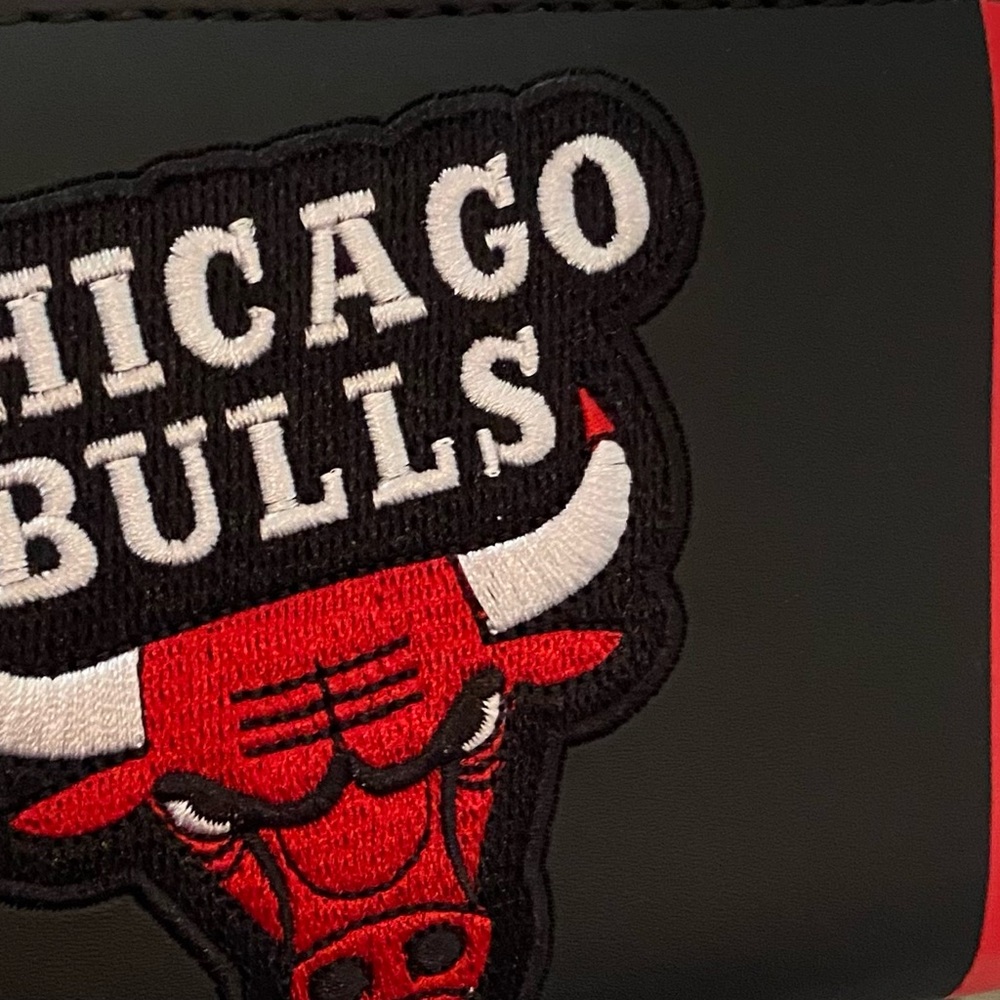 Loungefly Chicago Bulls Wallet - Picture 11 of 14